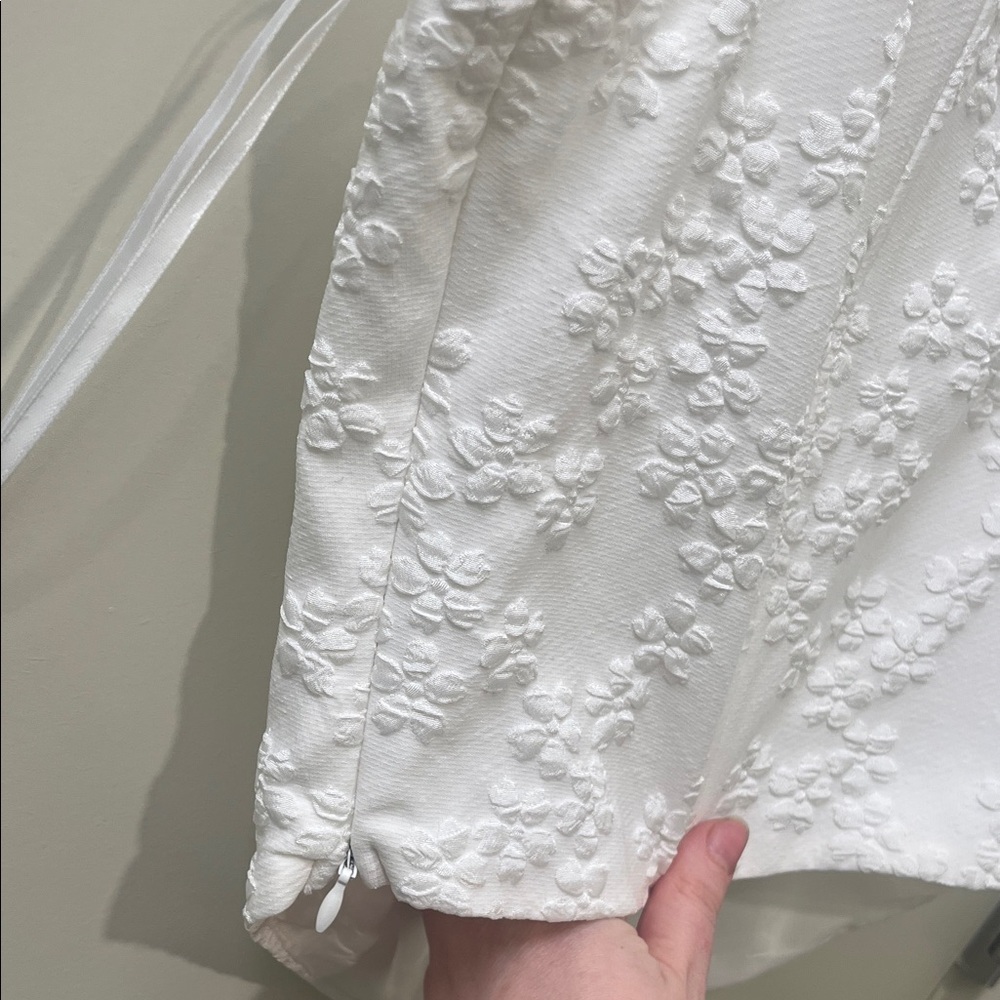 Altar’d State: Elegant White Embroidered Women's Corset Top with Boning - Picture 8 of 8